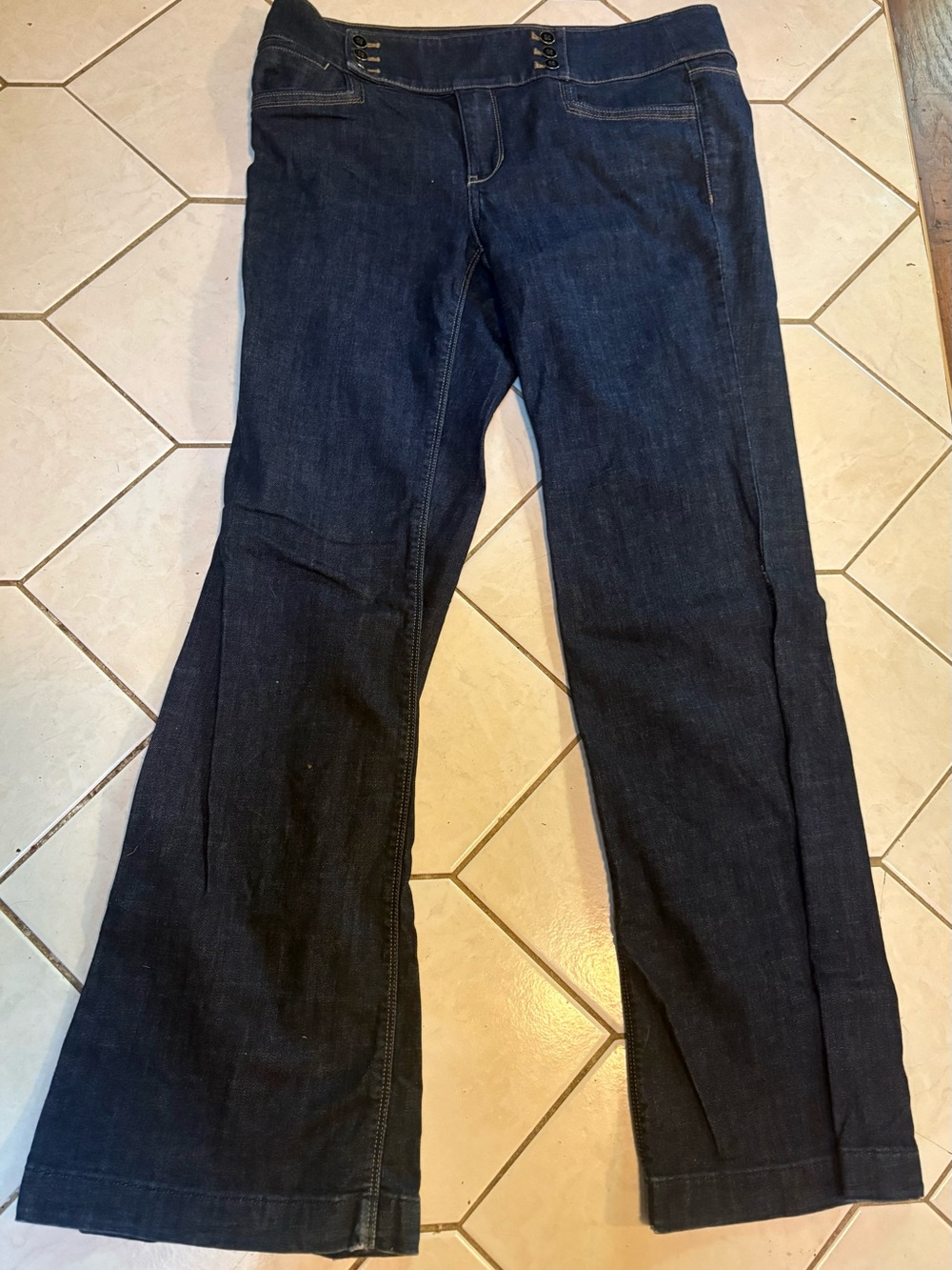 Women’s White House Black Market Trouser Leg Jeans-size 10